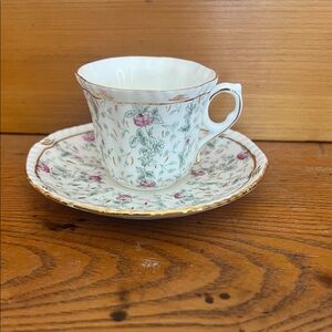 Vintage Royal Grafton English bone china tea cup & saucer Chantilly floral